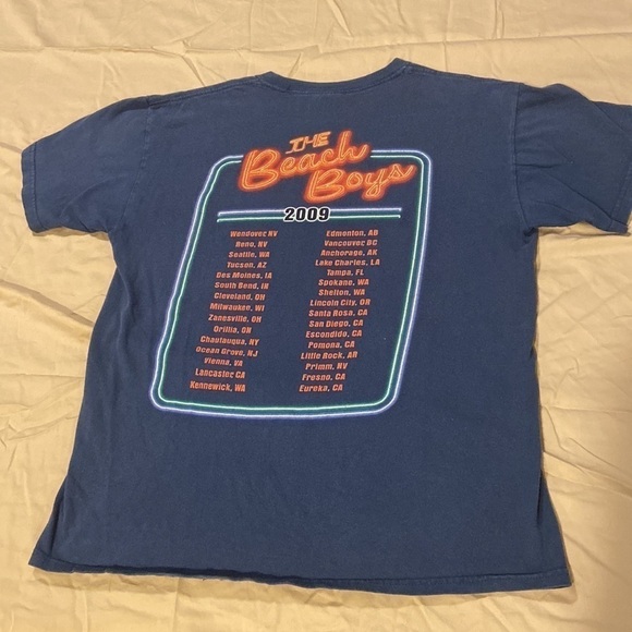 The Beach boys 2009 concert T-shirt in size adult medium - Picture 3 of 7